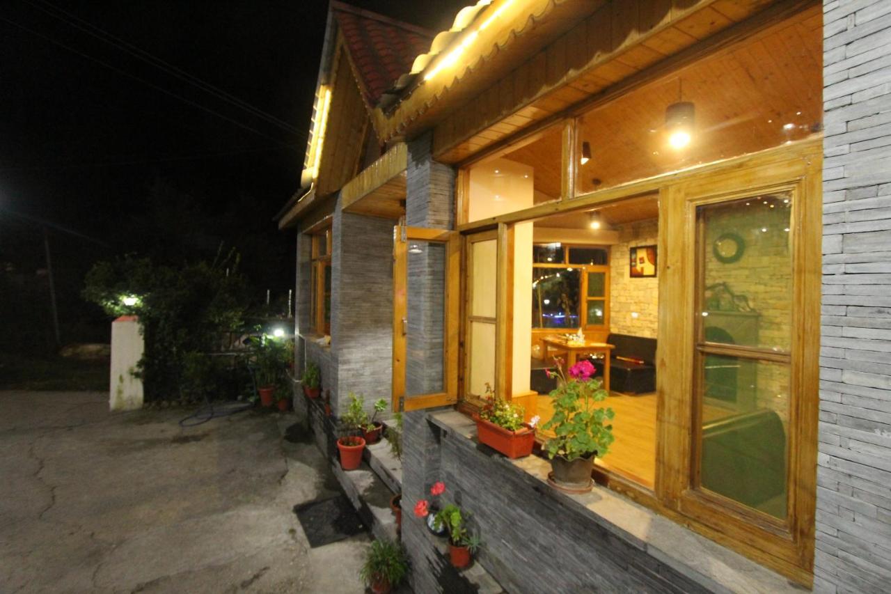 Holiday Hill Mountain View With Balcony McLeod Ganj Exterior foto